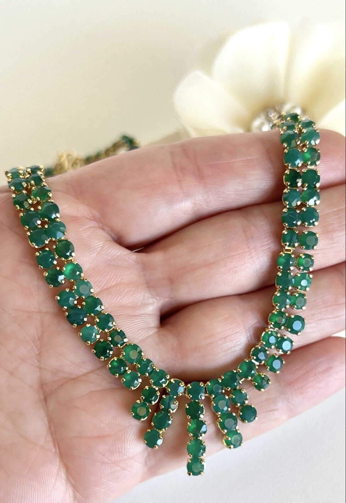 Gorgeous Vintage Genuine Green Onyx (25ctw) "Cleopatra" Necklace, 19" New