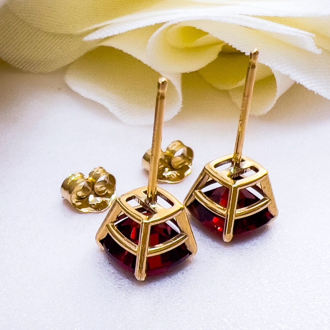 Solid 10k Yellow Gold Genuine Garnet 6mm Stud Earrings, New