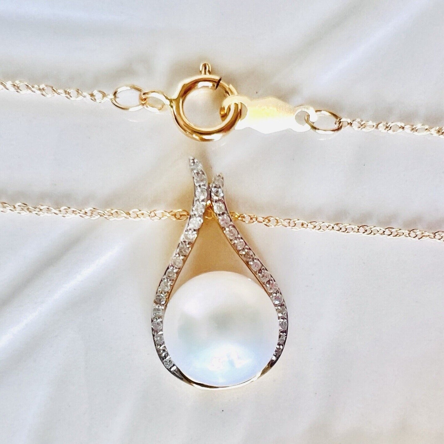 Solid 14k Yellow Gold Genuine Pearl and Diamond Pendant Necklace, New 18”