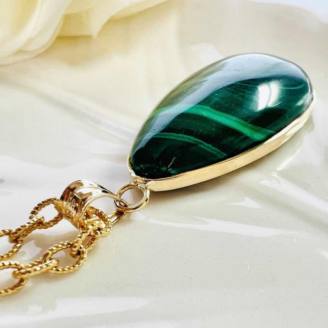 Solid 14k Yellow Gold Genuine Malachite Cabochon (25ct) Drop Pendant, New