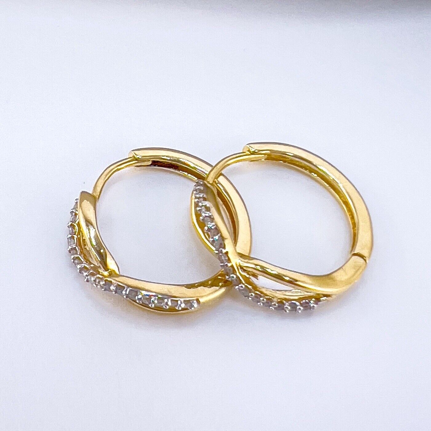 Solid 10k Yellow Gold Genuine Diamond Infinity-Design Hoop Earrings, New