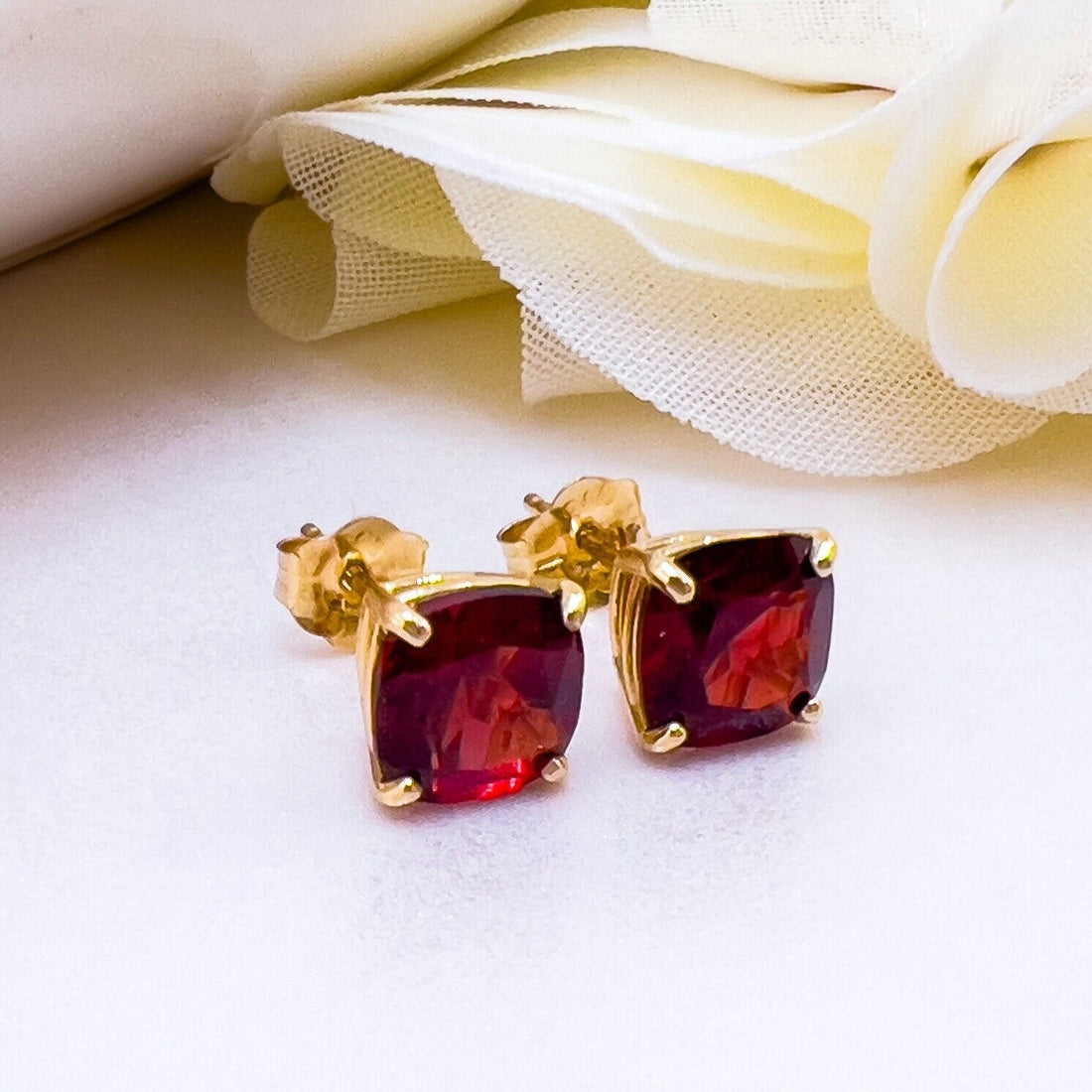 Solid 10k Yellow Gold Genuine Garnet 6mm Stud Earrings, New