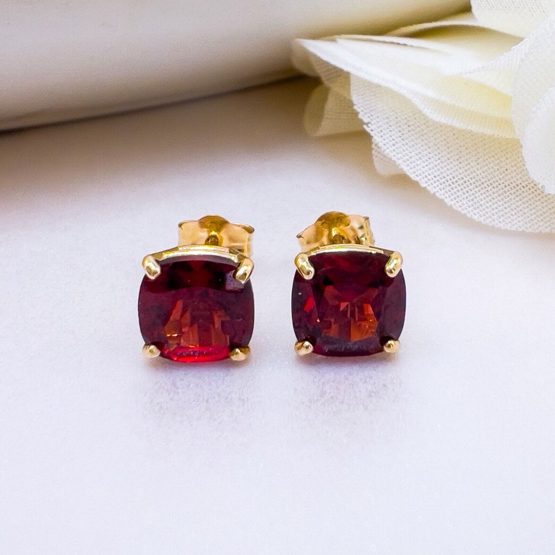 Solid 10k Yellow Gold Genuine Garnet 6mm Stud Earrings, New