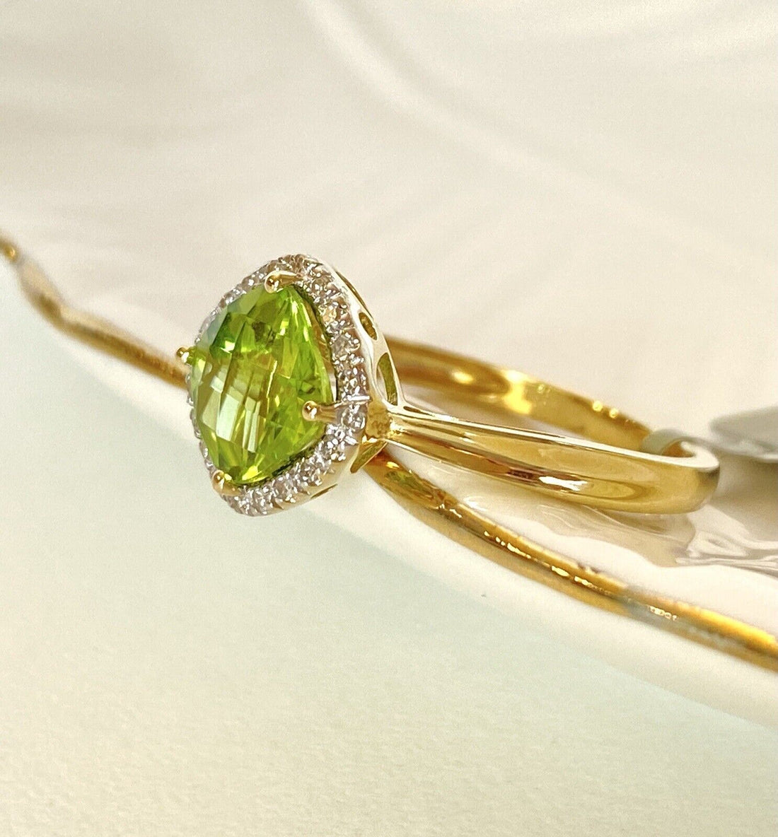 Genuine Peridot & Diamonds Solid 14k Yellow Gold Ring, New, Size 7