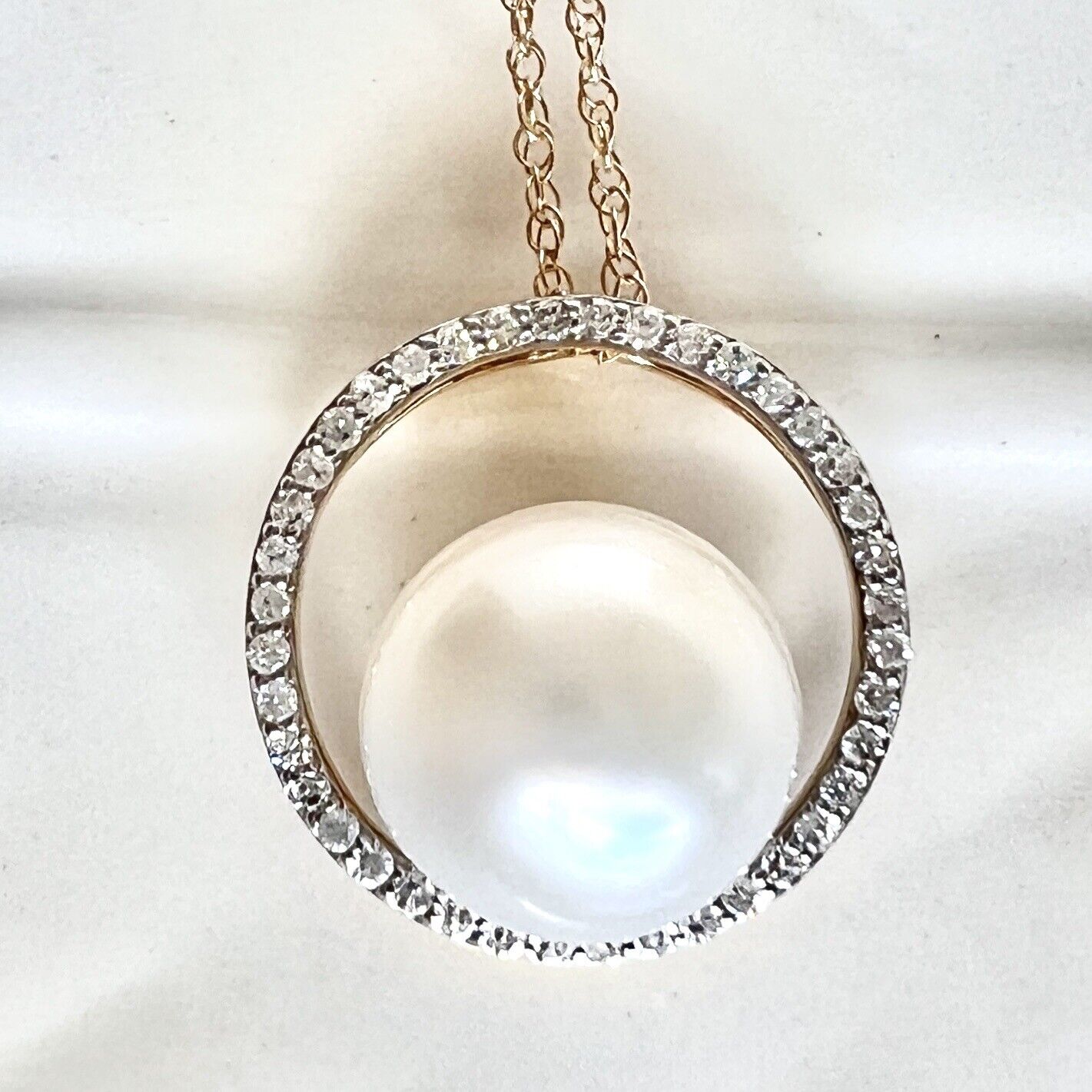 Solid 14k Yellow Gold Genuine Pearl and Diamond Circle Pendant Necklace, New 18”