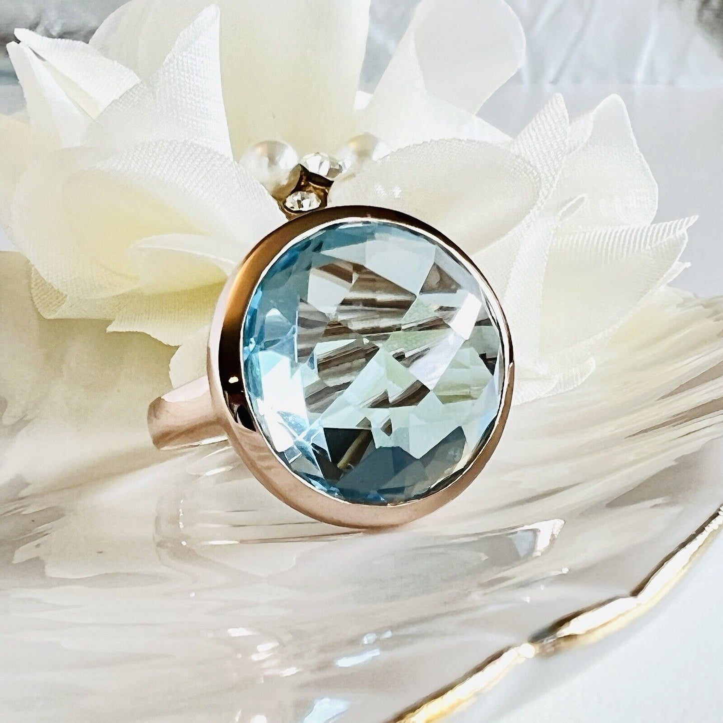 Modern Solid 14k Rose Gold Sky Blue Topaz Dome Ring, New, Size 6