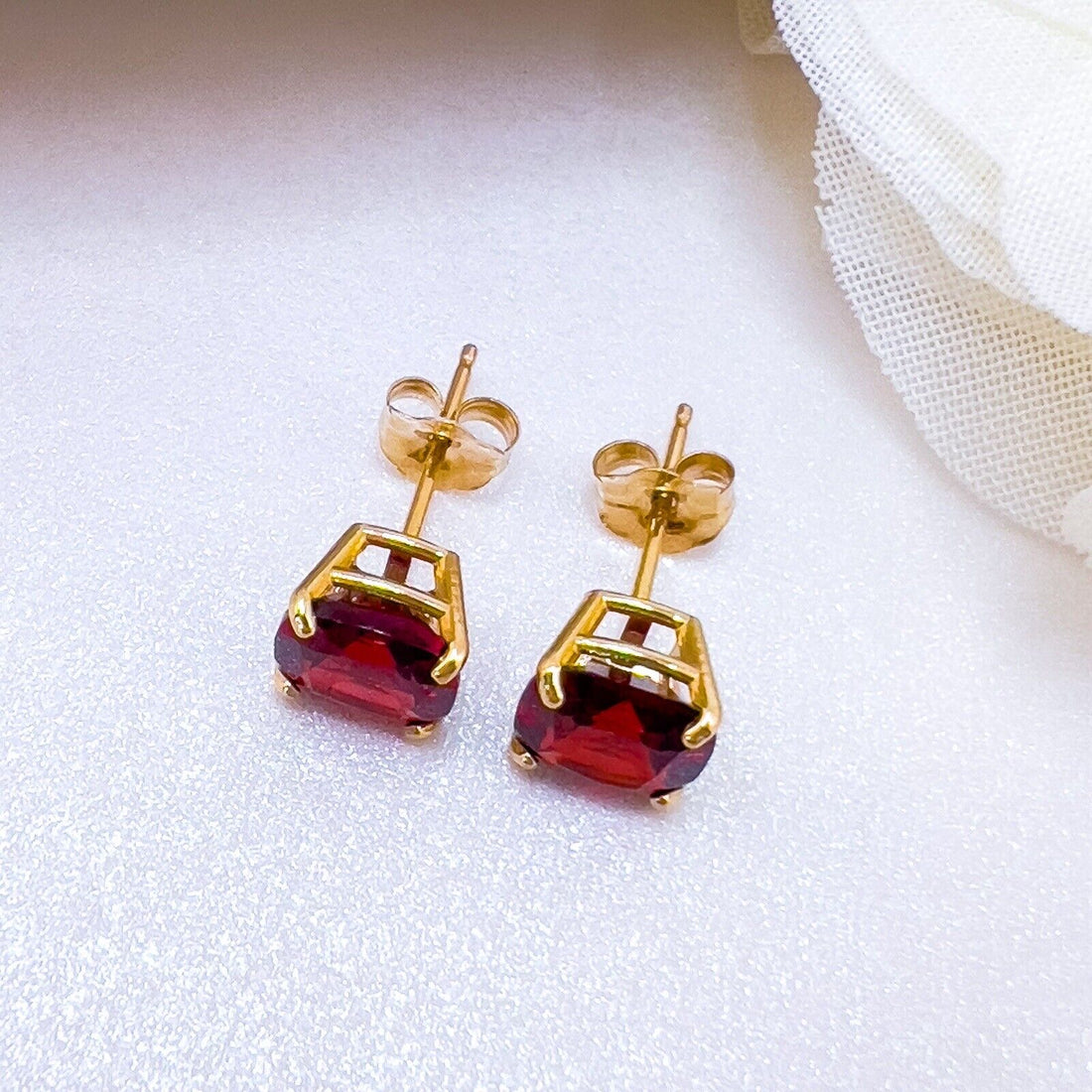 Solid 10k Yellow Gold Genuine Garnet 6mm Stud Earrings, New