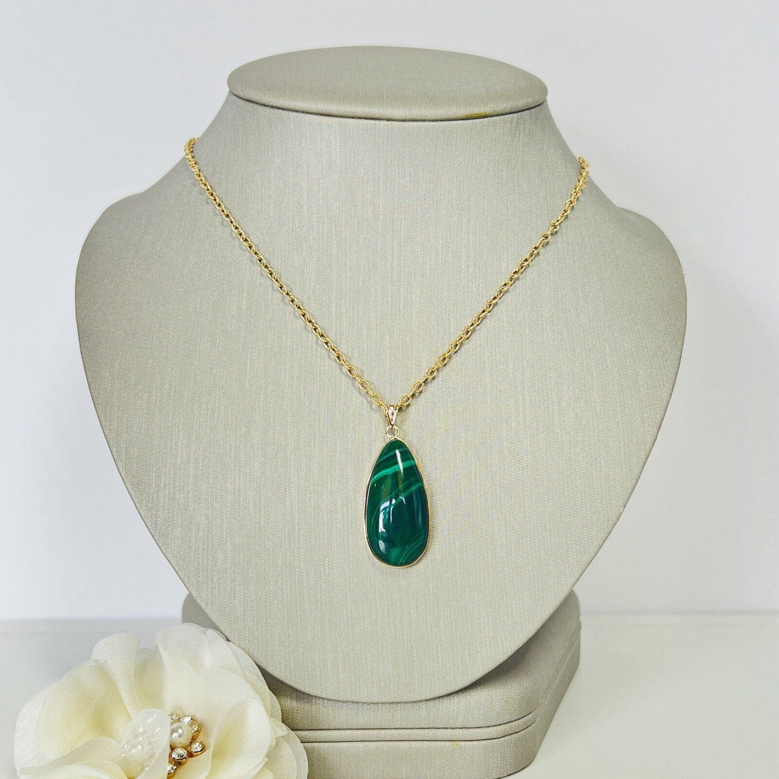 Solid 14k Yellow Gold Genuine Malachite Cabochon (25ct) Drop Pendant, New