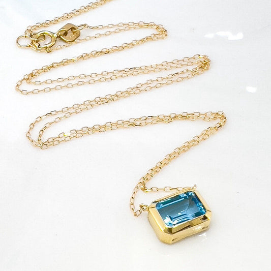 18k Yellow Gold Genuine Swiss Blue Topaz Pendant Necklace, New, Adjust. 16-18"