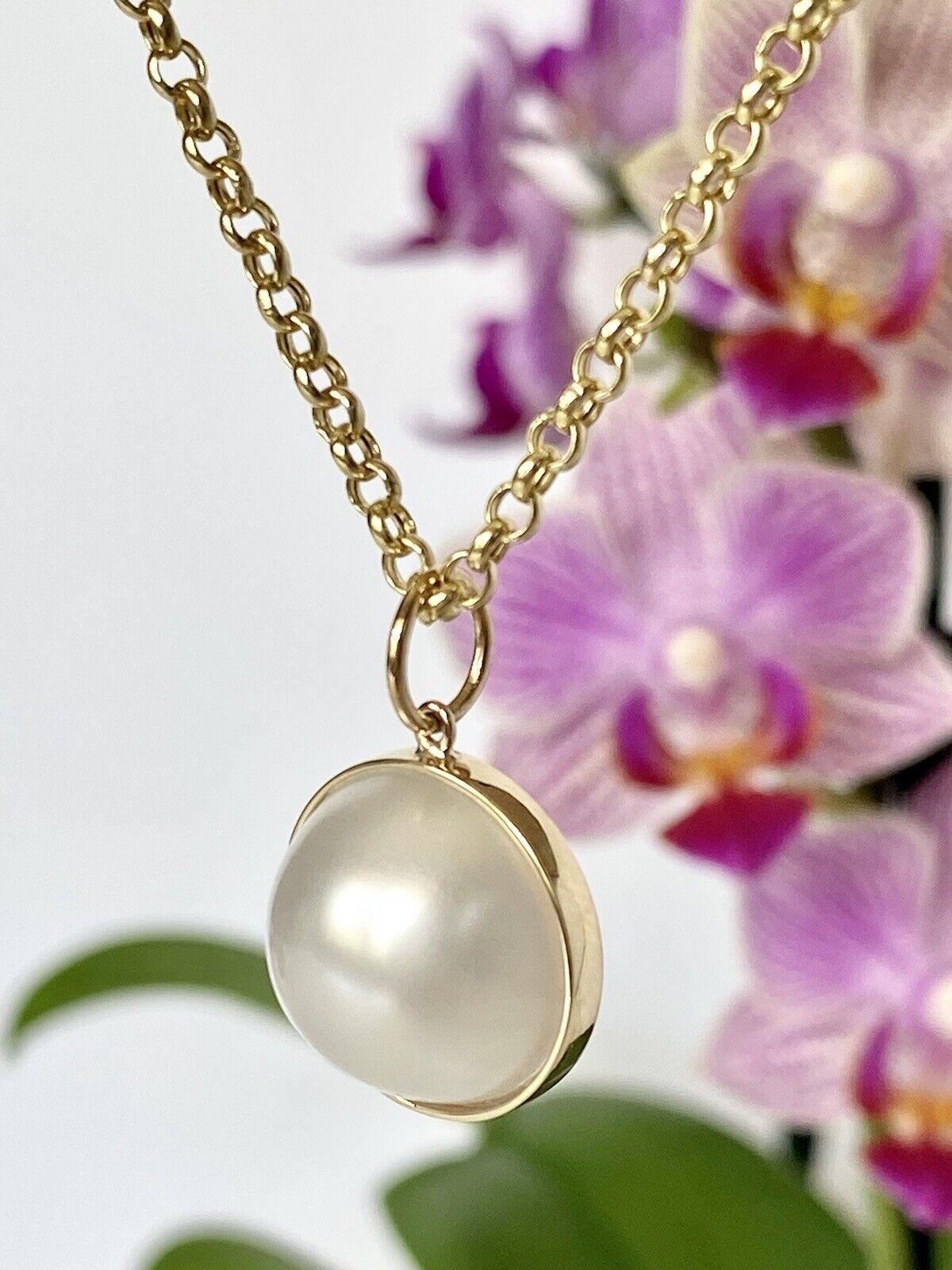 Genuine White Mabe Pearl (13mm) Solid 14K Yellow Gold Pendant, New