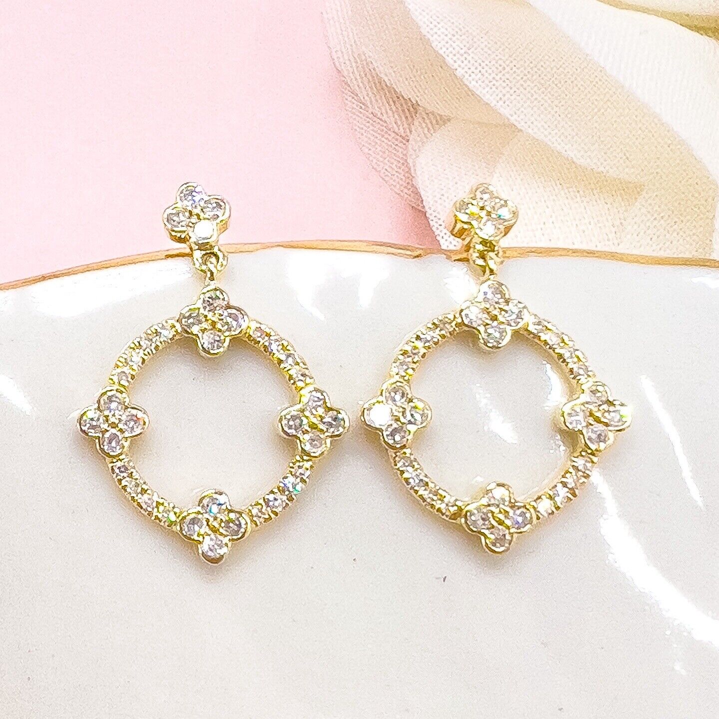 10k Yellow Gold Genuine Diamond Circle Dangle Earrings, New