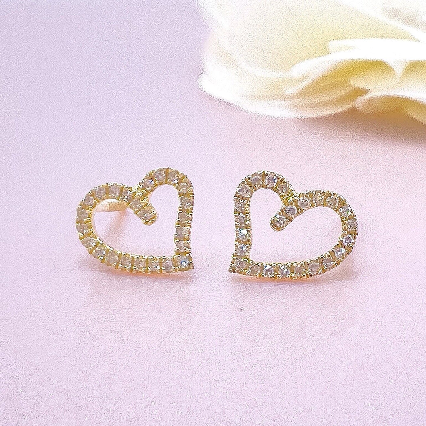10k Yellow Gold Genuine Diamond Heart-Shaped Screw-Back Stud Earrings, New